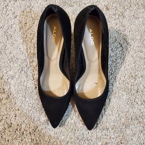 Aldo black suede pumps